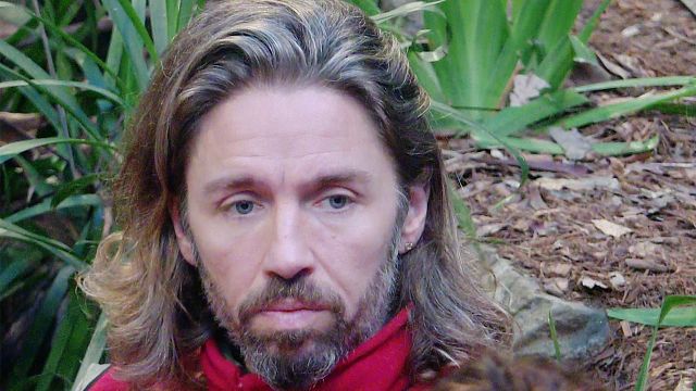 bild aus der news “Wirkt nicht überzeugend”: Dschungelcamp-Fans kaufen Gil Ofarims Entschuldigung an den Hotelmitarbeiter nicht ab