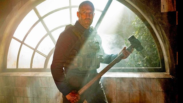bild aus der news Jason Statham & Sylvester Stallone machen wieder gemeinsame Sache: Erster Trailer zum knüppelharten Action-Reißer "A Working Man"