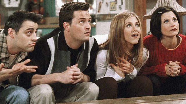 bild aus der news "Die, bei der unsere Herzen gebrochen sind": So ergreifend nehmen die "Friends"-Macher Abschied von "Chandler" Matthew Perry