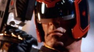 bild aus der news "Judge Dredd": Karl Urban will sein Gesicht nicht in die Kamera halten