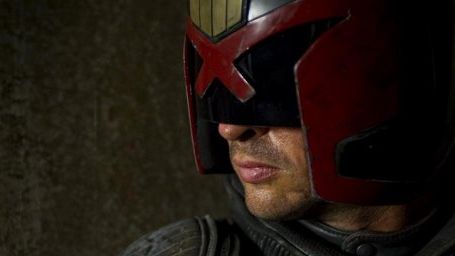 bild aus der news "Dredd": Der 60-sekündige TV-Spot macht süchtig, dagegen hilft nur Gesetzeshüter Karl Urban