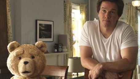 "Ted"-Dialekt-Versionen: Vier urkomische Videos mit bayerisch/berlinerisch sprechendem Kiffer-Bär