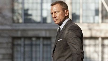 "Skyfall": James Bond ist wieder elegant im neuen britischen Poster