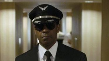 Denzel Washington im ersten deutschen Trailer zu "Flight" von Robert Zemeckis