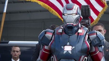 "Iron Man 3": Vorschau zum neuen Trailer zeigt Don Cheadle als Iron Patriot plus neues Poster mit abstürzendem Iron Man