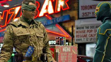 Kick-Ass 2: Erstes Poster und sechs neue Bilder zum Superhelden-Action-Spaß