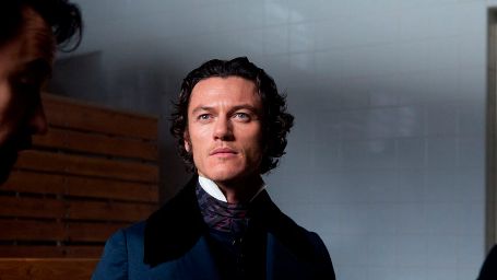 bild aus der news Jetzt wird es bissig: Luke Evans spielt Ober-Blutsauger in Gary Shores "Dracula"
