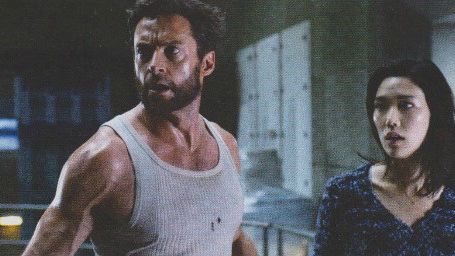 bild aus der news "Wolverine: Weg des Kriegers": Kämpferischer Hugh Jackman mit gezückten Klingen auf neuen Bildern