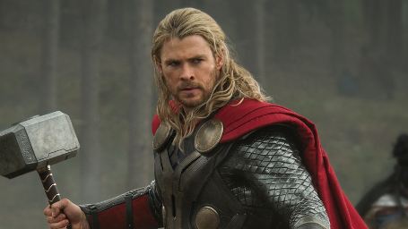 "Thor 2 - The Dark Kingdom": Tom "Loki" Hiddleston grinst uns diabolisch vom neuen Poster entgegen