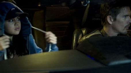 bild aus der news Ethan Hawke telefoniert mit einem Kidnapper im neuen Trailer zum Thriller "Getaway"