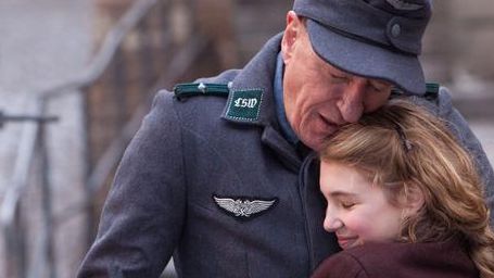 bild aus der news Im ersten Trailer zu "Die Bücherdiebin" kämpfen Geoffrey Rush und Emily Watson mit der Magie des Buches gegen die Nazis