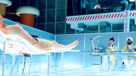 Christoph Waltz als kahlköpfiger Hacker und "Batmans Kirche" in erstem Ausschnitt aus Terry Gilliams "The Zero Theorem"