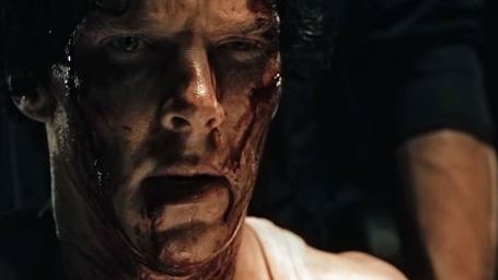 Benedict Cumberbatch kassiert mächtig Prügel im ersten Teaser zu "Little Favour"