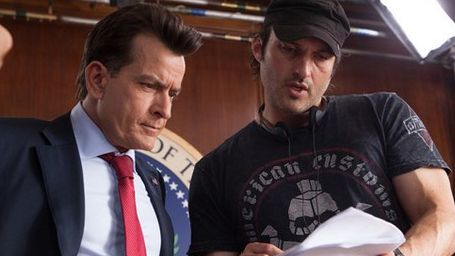 bild aus der news Im neuen Video zu "Machete Kills" fordert US-Präsident Charlie Sheen: "Marihuana muss legal und Twitter illegal werden!"