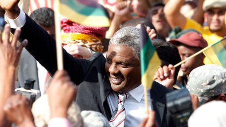 bild aus der news Idris Elba ist der legendäre Nelson Mandela im neuen Trailer zu "Mandela: Der lange Weg zur Freiheit"