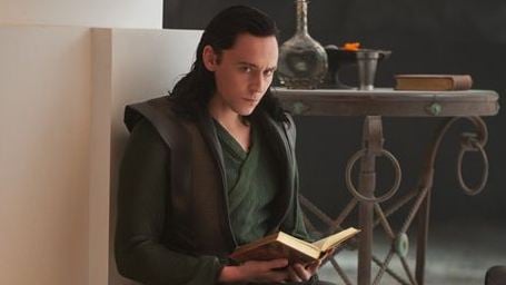 Loki-Einzelfilm: Tom Hiddleston kann sich den "Thor"-Bösewicht als Nachtclub-Besitzer in den 70er Jahren vorstellen