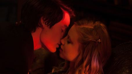 Blutsaugen, Leidenschaft und Kampfeinlagen im neuen Trailer zum Teenie-Actioner "Vampire Academy"