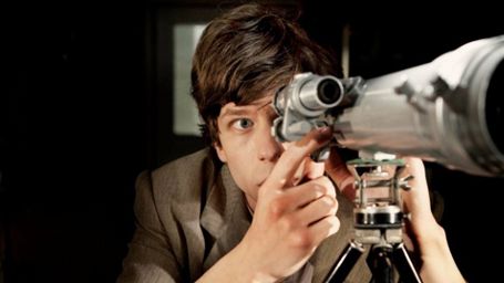 bild aus der news Erster Trailer zum Doppelgänger-Drama "The Double" mit Jesse Eisenberg und Mia Wasikowska