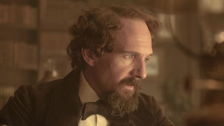 Erster deutscher Trailer zu Ralph Fiennes' romantischem Biopic "The Invisible Woman" über den Autor Charles Dickens
