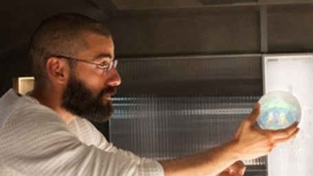 bild aus der news "Ex Machina": Erstes Bild zum Sci-Fi-Regiedebüt von "Dredd"-Autor Alex Garland mit "Harry Potter"-Star Domhnall Gleeson