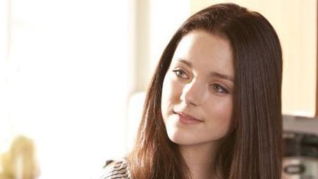 bild aus der news "The Nest": Madison Davenport ("Noah") spielt die Tochter von Tina Fey