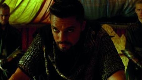 Exklusives Am-Set-Interview: Dominic Cooper spricht mit uns über "Dracula Untold" [Video]