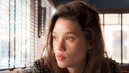 bild aus der news "Fluch der Karibik"-Meerjungfrau Astrid Bergès-Frisbey soll Guinevere in Guy Ritchies "King Arthur" spielen
