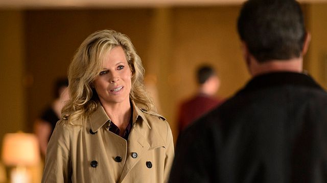 bild aus der news "The Nice Guys": Oscar-Preisträgerin Kim Basinger an der Seite von Russell Crowe und Ryan Gosling