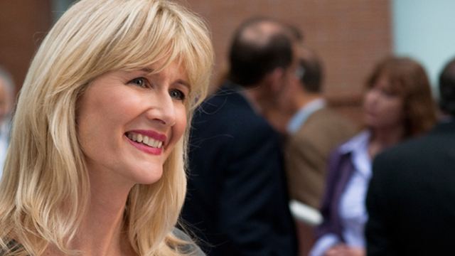 "Das Schicksal ist ein mieser Verräter"-Darstellerin Laura Dern und Erfolgsproduzent Judd Apatow entwickeln Komödie über weibliche Football-Fans