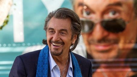 "Danny Collins": Erstes Poster und viele Bilder von Al Pacino als Altrocker