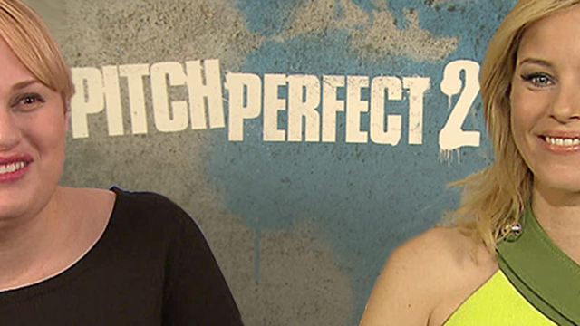 Ein Vorbild für alle Frauen: Das FILMSTARTS-Interview zu "Pitch Perfect 2" mit Regisseurin Elizabeth Banks und Rebel Wilson