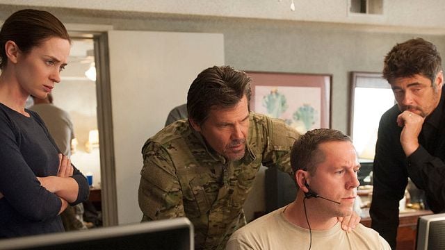 bild aus der news Gesetzloser Krieg: Erster Trailer zum Drogen-Thriller "Sicario" mit Emily Blunt und Benicio Del Toro