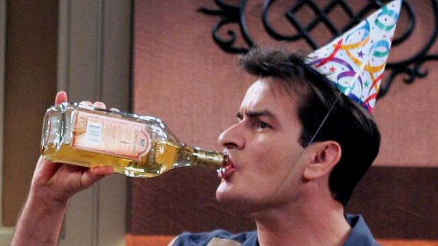 bild aus der news Wüste Pöbeleien und Hasstiraden gegen seine Ex: Ein (typischer) Vatertag für Charlie Sheen