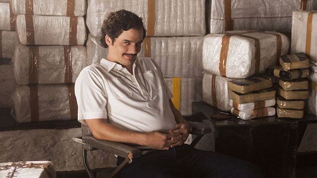 bild aus der news Koks und kühle Drinks: Im ersten Trailer zur Netflix-Serie „Narcos“ lebt Drogenbaron Escobar in Saus und Braus