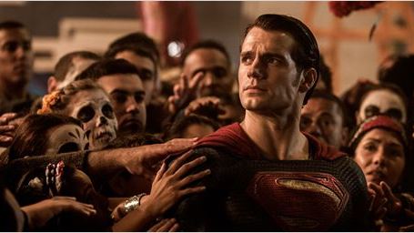 "Batman V Superman: Dawn Of Justice": Neue Szenenbilder zeigen Bruce Wayne und Clark Kent