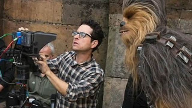 Voller Einsatz: Regisseur J.J. Abrams brach sich bei den Dreharbeiten zu "Star Wars 7" den Rücken