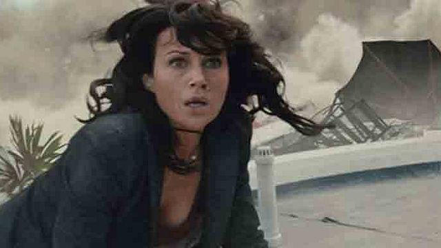 bild aus der news Mit Rockband auf Tour: Carla Gugino ersetzt "Mad Men"-Star Christina Hendricks in Cameron Crowes Pilotfilm zu "Roadies"