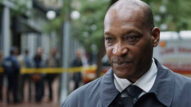 bild aus der news "The Flash": Tony "Candyman" Todd spricht den neuen Hauptbösewicht Zoom