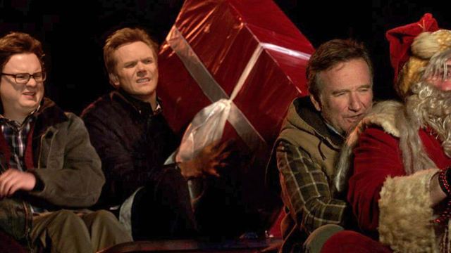 Viele Bilder und Heimkinostart für "Furchtbar fröhliche Weihnachten" - mit Robin Williams in einer seiner letzten Rollen