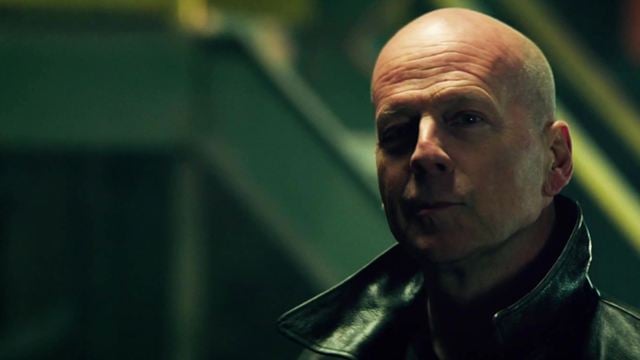 Verkehrte Welt: Im Trailer zum Action-Thriller "Extraction" braucht Bruce Willis einmal Hilfe