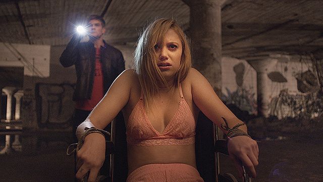 bild aus der news "Felt": "It Follows"-Star Maika Monroe neben Liam Neeson im Watergate-Thriller