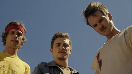 Huck Finn, Tom Sawyer und jede Menge Chaos: Neuer Trailer zur Krimi-Komödie "Band Of Robbers"