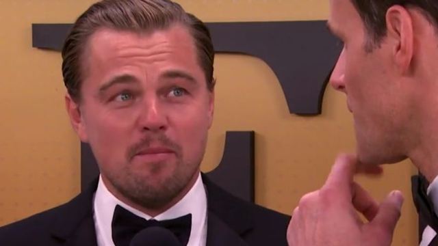 Rot wie eine Tomate bei den Golden Globes: Leonardo DiCaprio erschrickt vor Lady Gaga – und schämt sich dann dafür