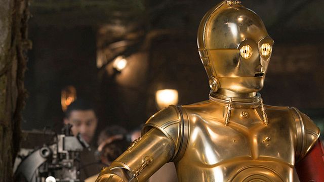 bild aus der news Warum hat C-3PO einen roten Arm? Erste Bilder zum "Star Wars 7"-Prequel-Comic von Marvel