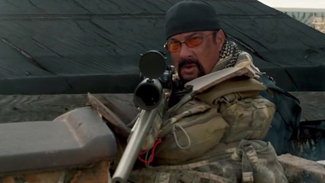 "Code Of Honor": Steven Seagal geht im ersten Trailer als 1-Mann-Armee auf Rachefeldzug