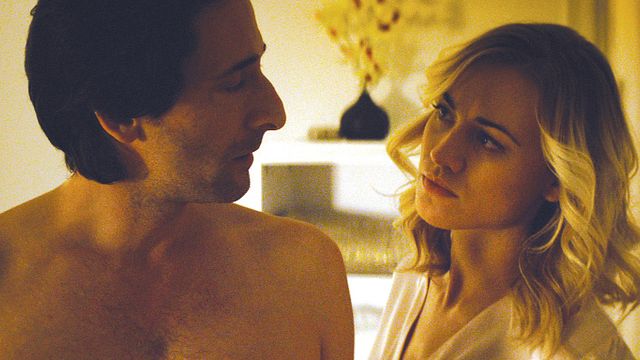bild aus der news Adrien Brody lässt sich im Trailer zum Thriller "Manhattan Night" von Yvonne Strahovski verführen