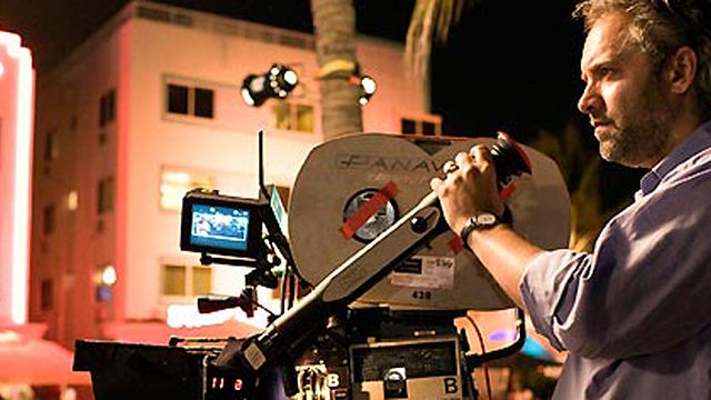 bild aus der news "James Bond"-Regisseur Sam Mendes inszeniert "The Voyeur's Motel" – über einen Spanner, der viel Sex sah und einen Mord