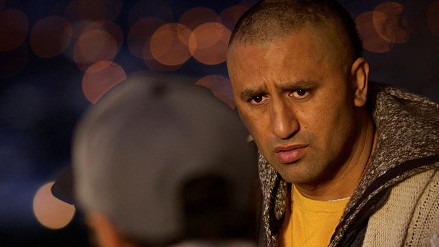 bild aus der news "Das Talent des Genesis Potini": Im ersten deutschen Trailer hilft Cliff Curtis Kindern mit Schach aus dem Elend