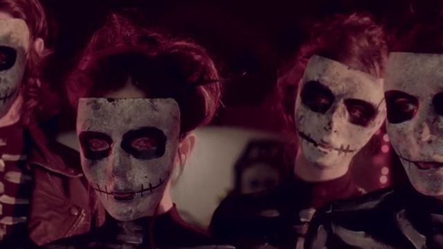 "Mother, May I Sleep With Danger?": Erster Trailer zur Vampir-Horrorkomödie nach einer Idee von James Franco