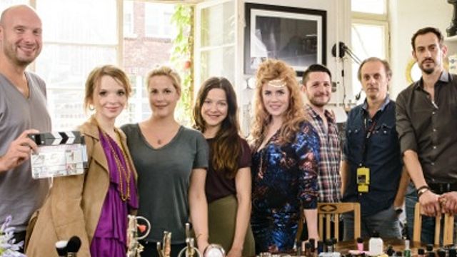 bild aus der news Luxus-Girl im Plattenbau: "Keinohrhasen"-Erfolgsautorin macht mit "High Society" neue Komödie